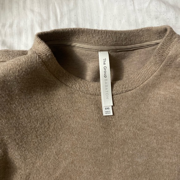 Never worn! Babaton Daily T-Shirt - Picture 2 of 4